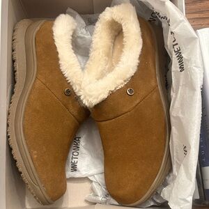 Minnetonka Tan Suede Shearling Slippers